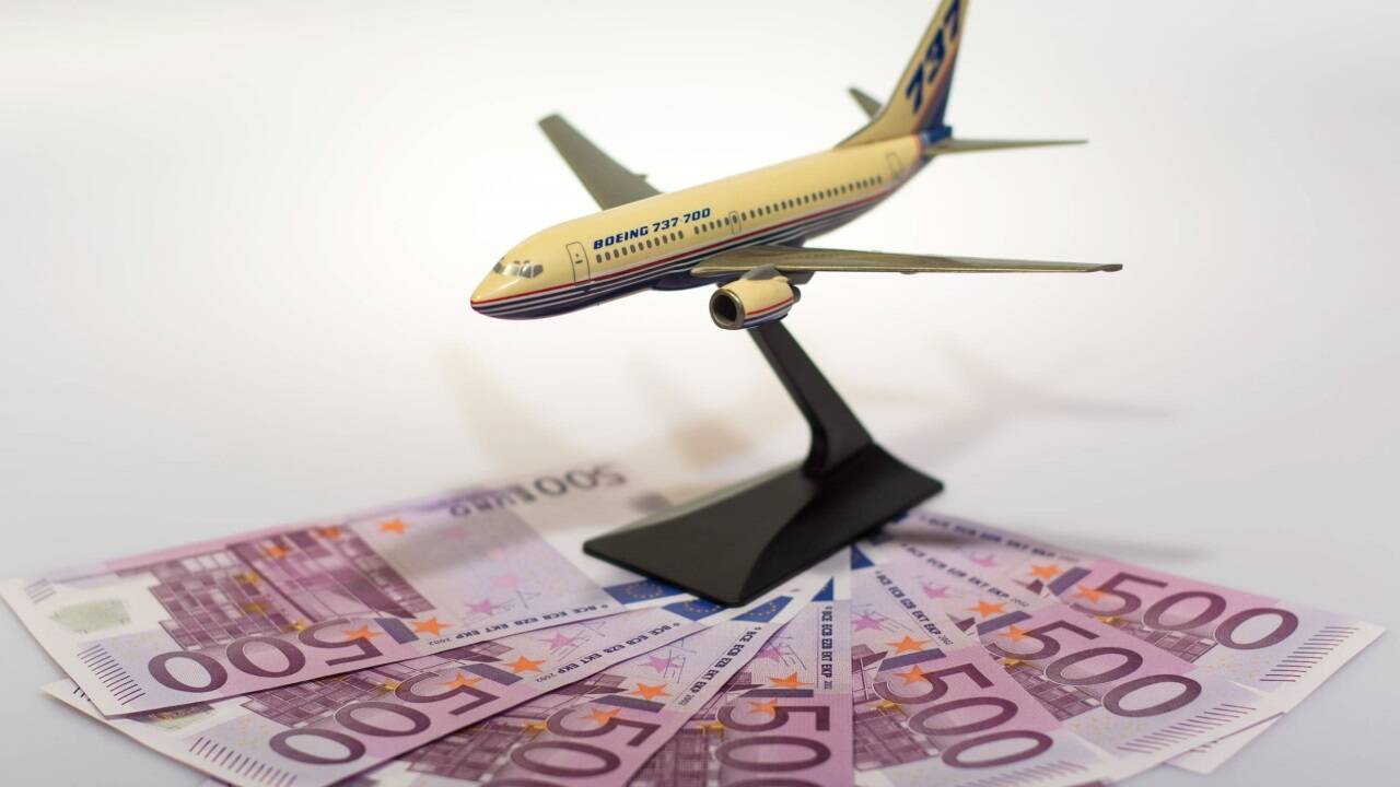 Zu großzügiger Umgang mit der Kreditkarte des Ministeriums.  Zu großzügiger Umgang mit der Kreditkarte des Ministeriums.