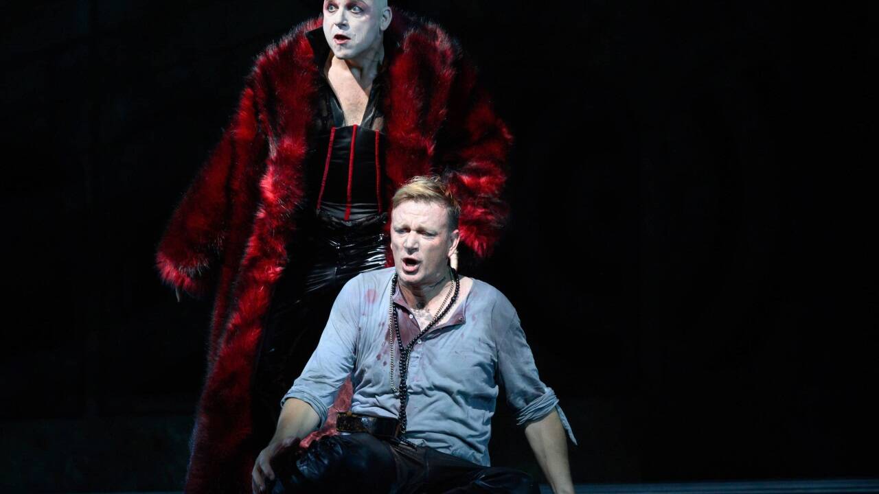 Georg Clementi als Samiel, Andreas Mattersberger als Kaspar.  Georg Clementi als Samiel, Andreas Mattersberger als Kaspar.