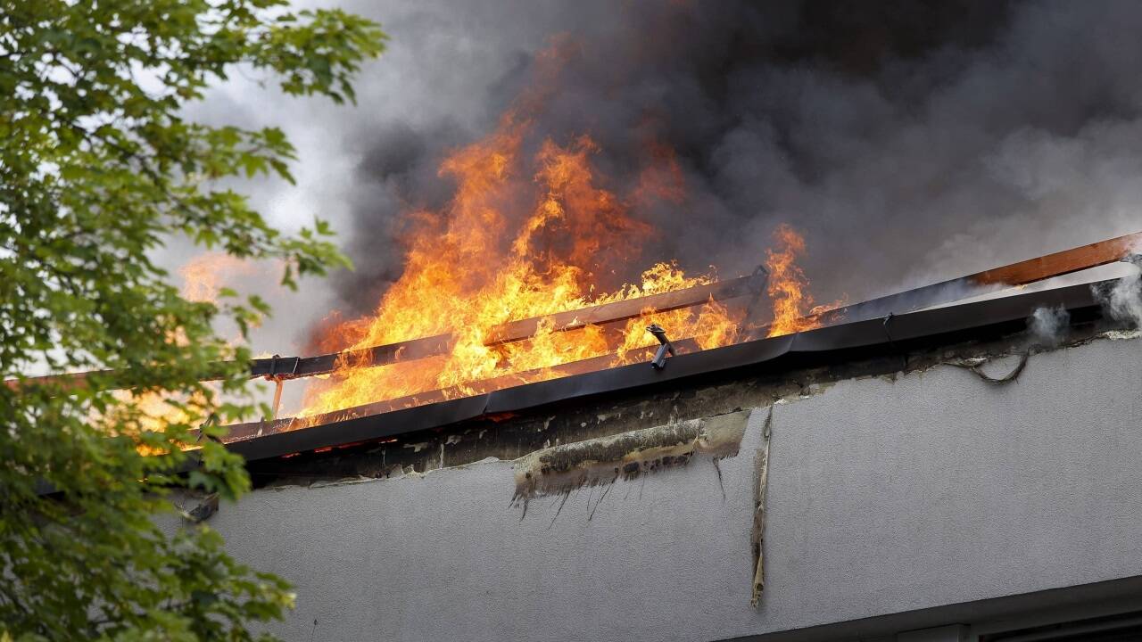Im Juli 2022 hatte ein Brand auf dem Dach der HAK 1 in Salzburg einen Millionenschaden verursacht.  