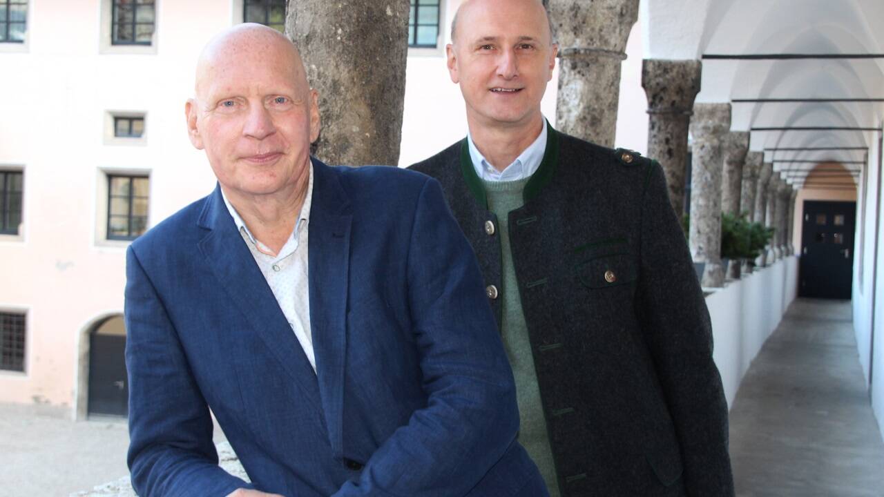 Hannes Üblagger (links) folgt Hubert Stock als Salzburger Wolfsbeauftragter. 
