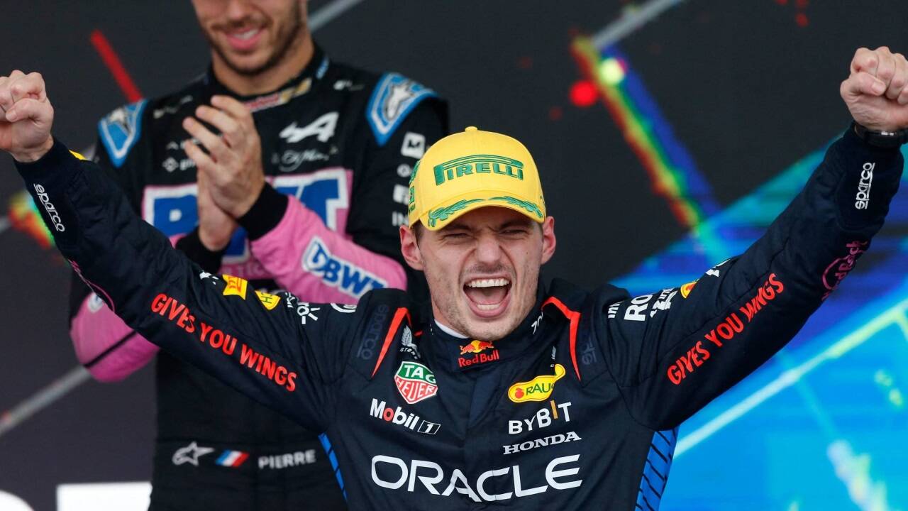 Max Verstappen war beim Rennen der Formel 1 in Brasilien am Sonntag der gefeierte Held. Max Verstappen war beim Rennen der Formel 1 in Brasilien am Sonntag der gefeierte Held.