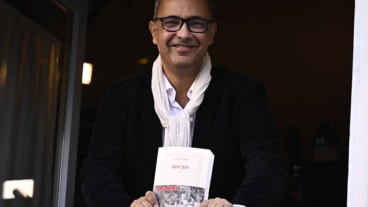 Der Autor wird für seinen Roman 'Houris' prämiert 