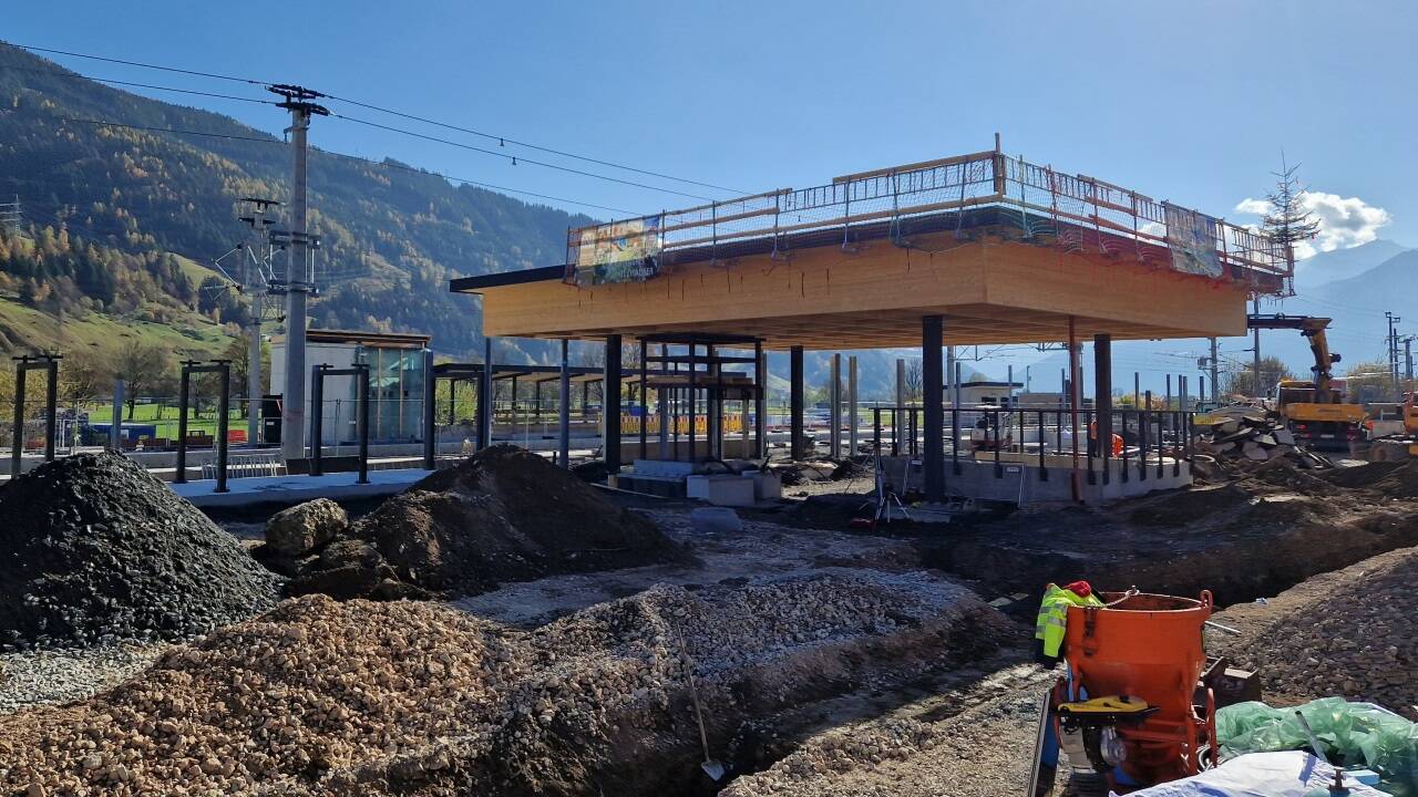 Auch der neue Bahnhof Maishofen, in den ÖBB, Land und Gemeinde investieren, ist noch eine Baustelle.  