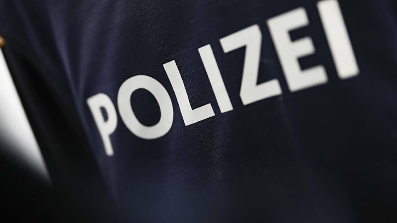 Der Tote wurde mit dem Polizeihubschrauber geborgen 