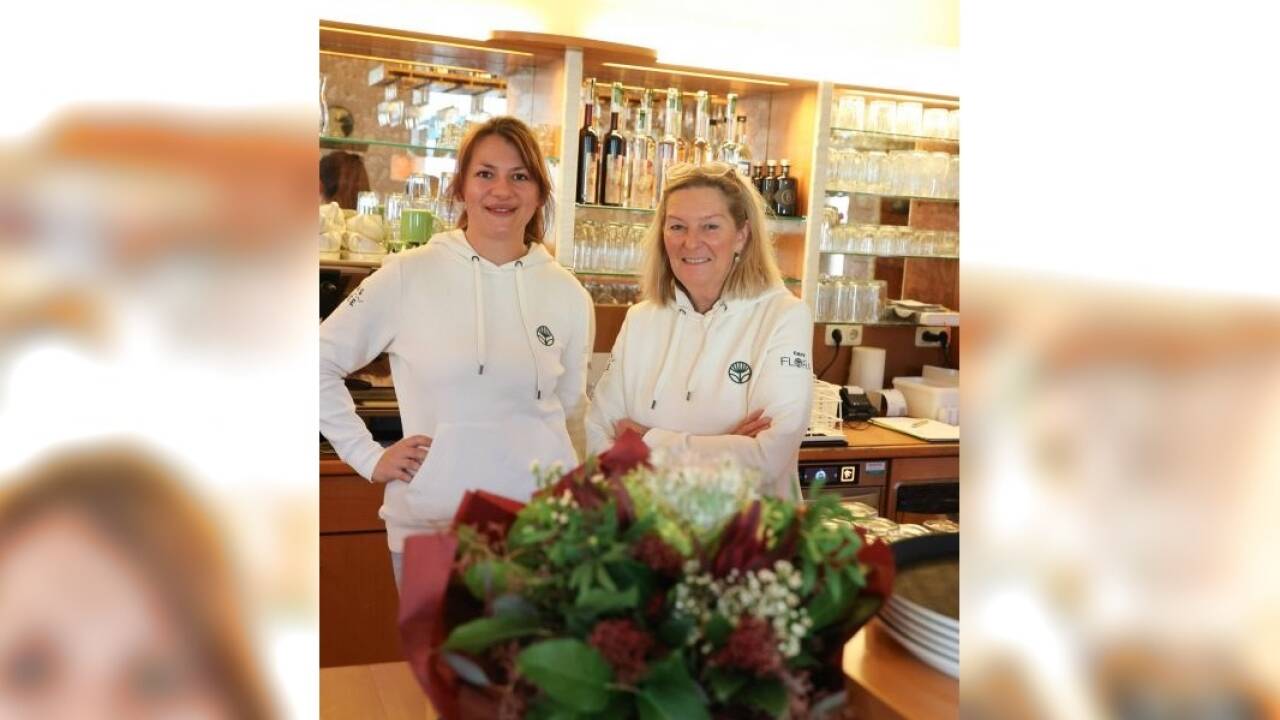 Andrea Braunstein und Corinna Kocher im wiederbelebten Café Flora.   
