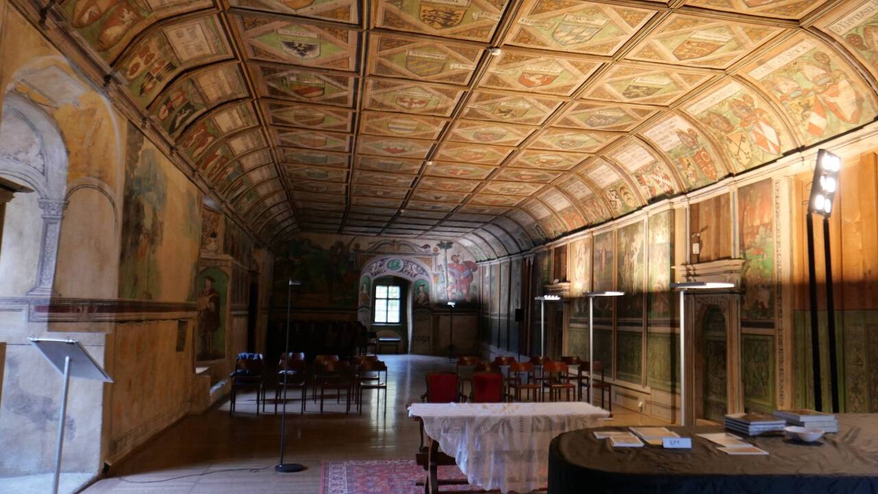Blick in den Rittersaal.   Blick in den Rittersaal.