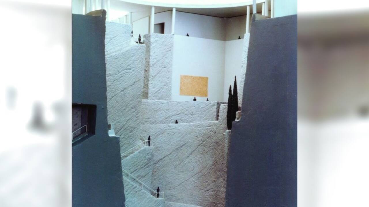 Hans Hollein plante eine Spirale im Berg.   Hans Hollein plante eine Spirale im Berg.