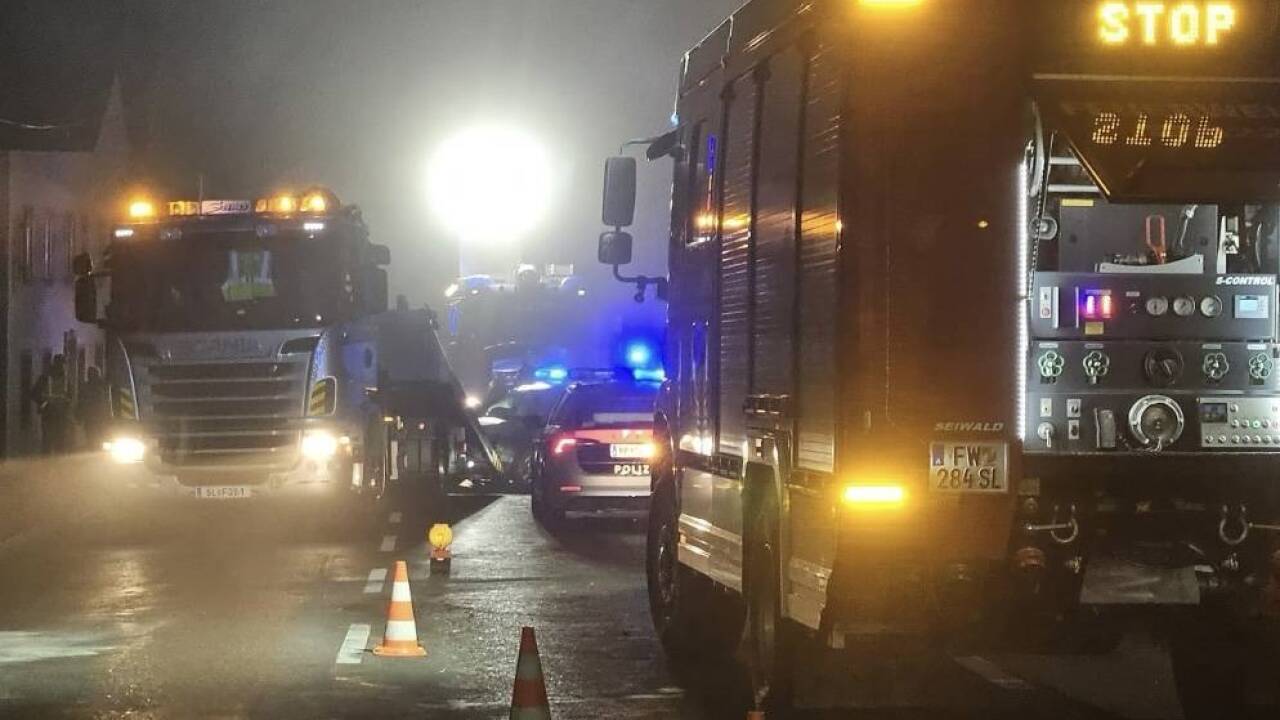Im Gemeindegebiet von Henndorf kam es am frühen Donnerstagabend zu einem Verkehrsunfall.   Im Gemeindegebiet von Henndorf kam es am frühen Donnerstagabend zu einem Verkehrsunfall.
