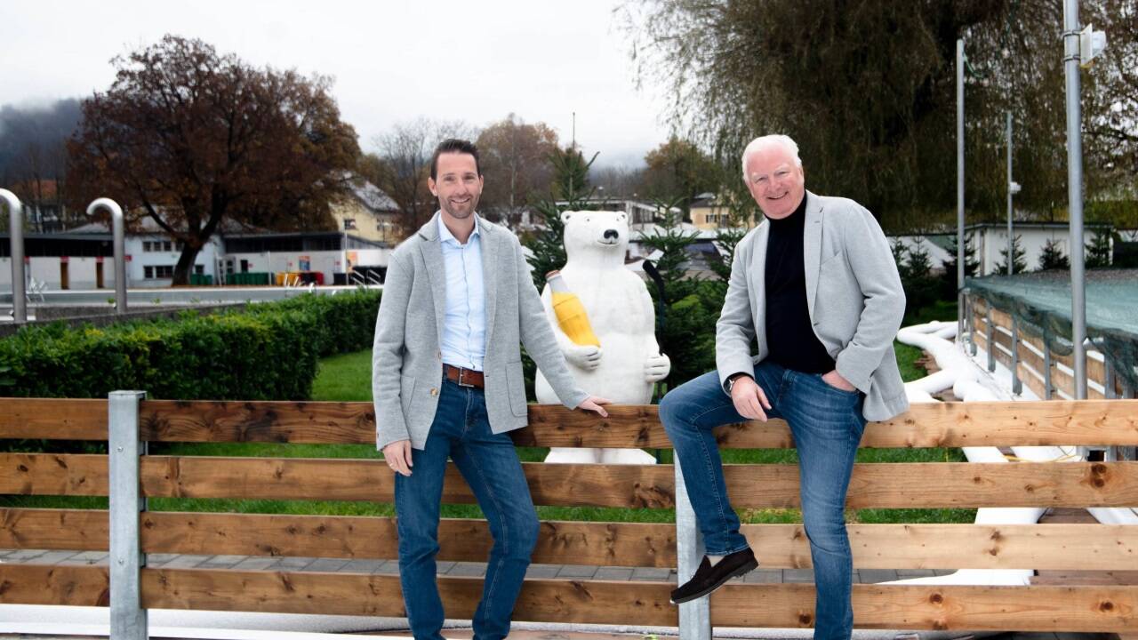 Roland Oberhauser und Florian Kreibich in der Eiszauber-Anlage. 