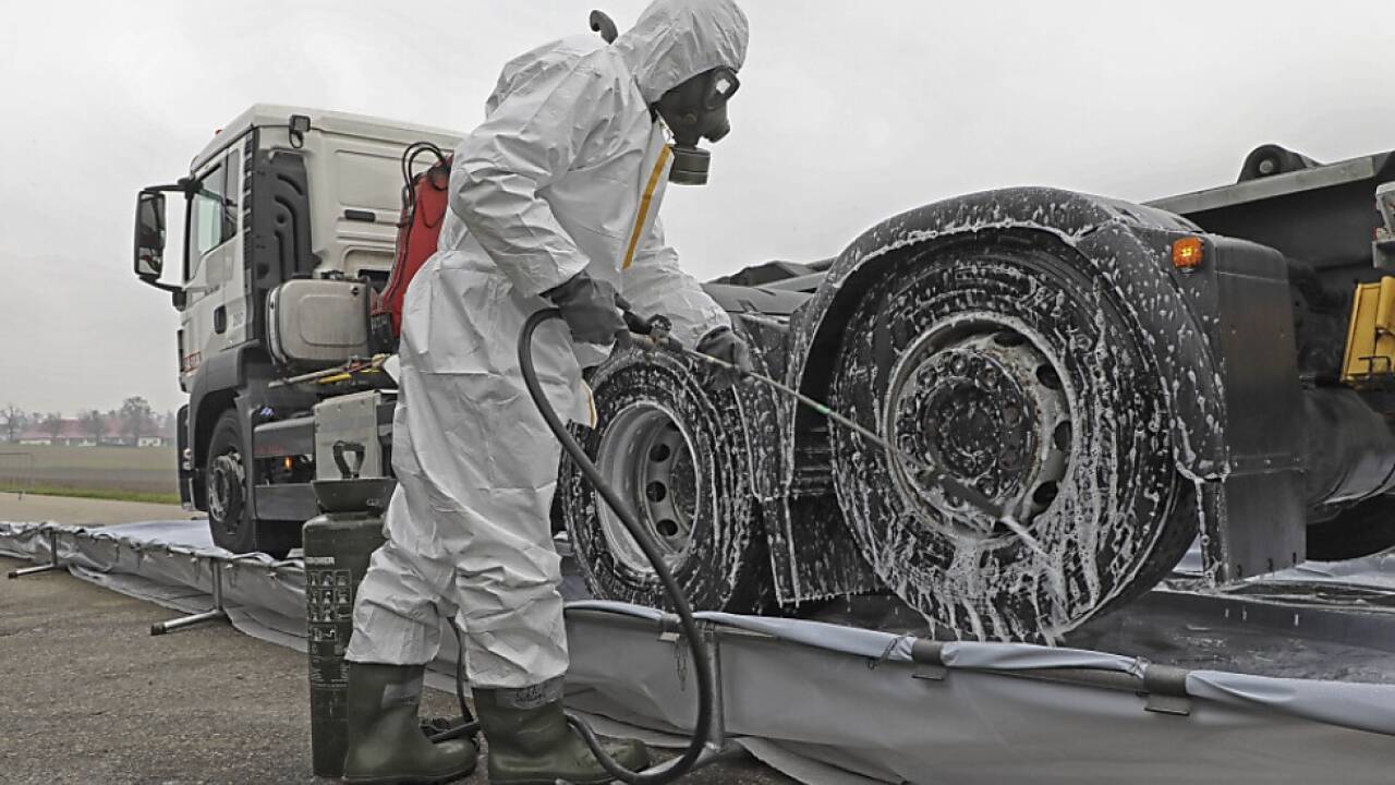 Das Bundesheer steht im Vogelgrippe-Assistenzeinsatz  Das Bundesheer steht im Vogelgrippe-Assistenzeinsatz