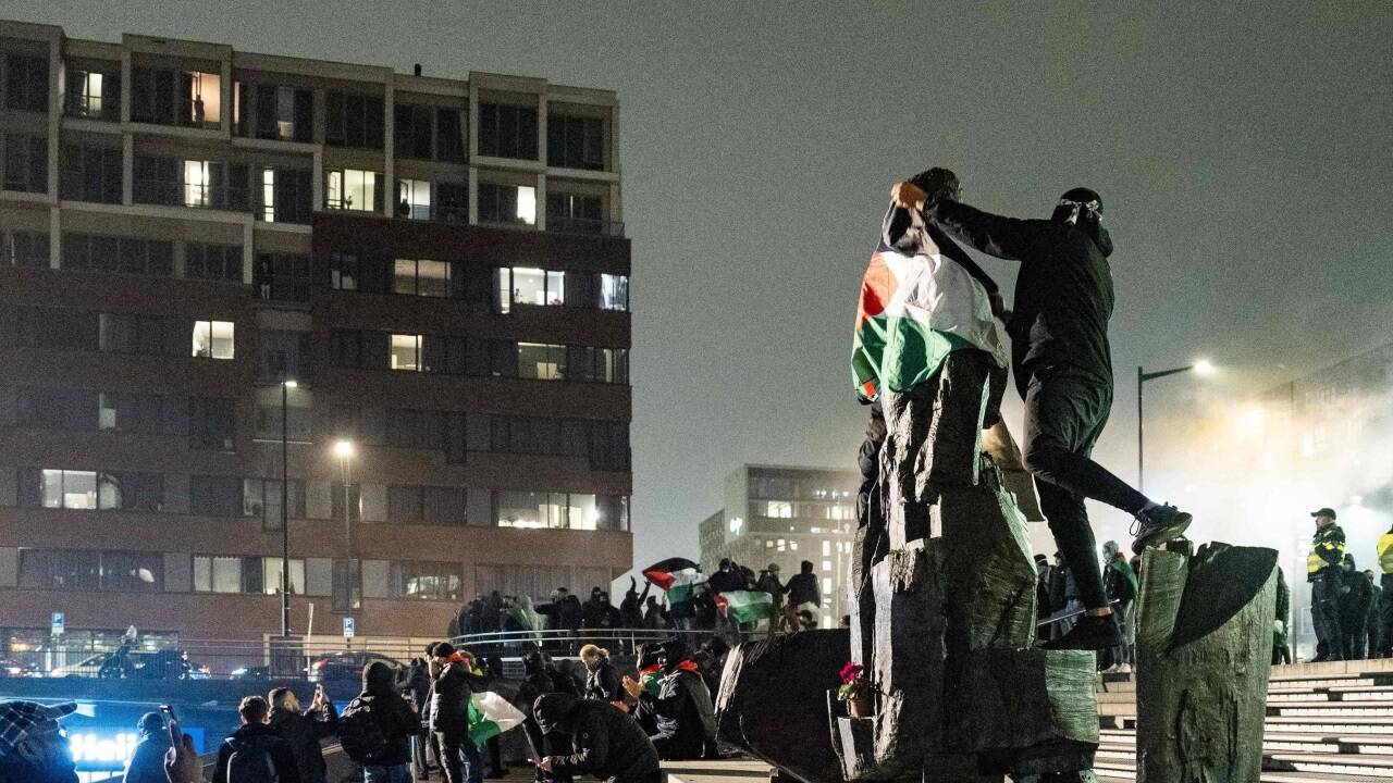 Aus propalästinensischen Protesten entstand eine Jagd auf israelische Fußballfans. 