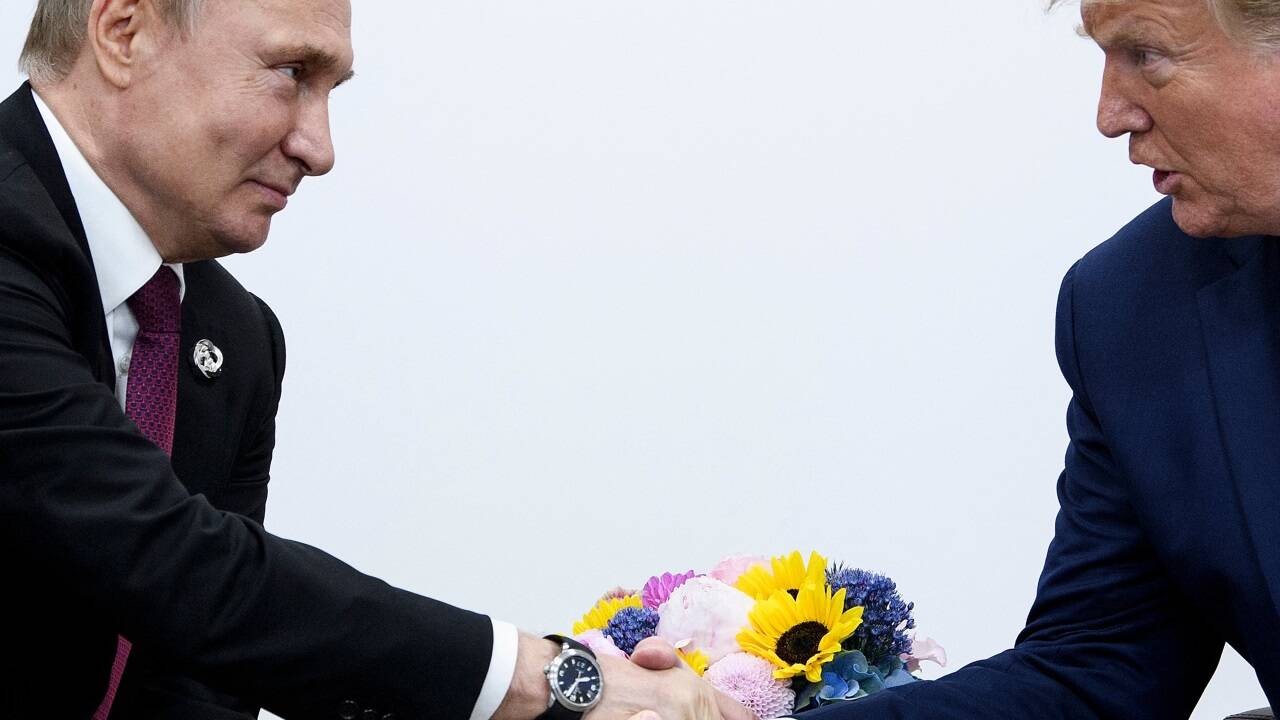 Wladimir Putin und Donald Trump bei einem G20-Treffen im Jahr 2019. 