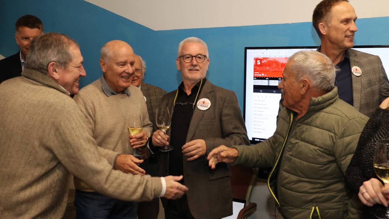 Auch Ex-Stadtchef Heinz Schaden feierte mit der Initiative Stopp U-Bahn (im Bild mit Willi Rehberg, Wilfried Rogler und Walter Hebsacker).  