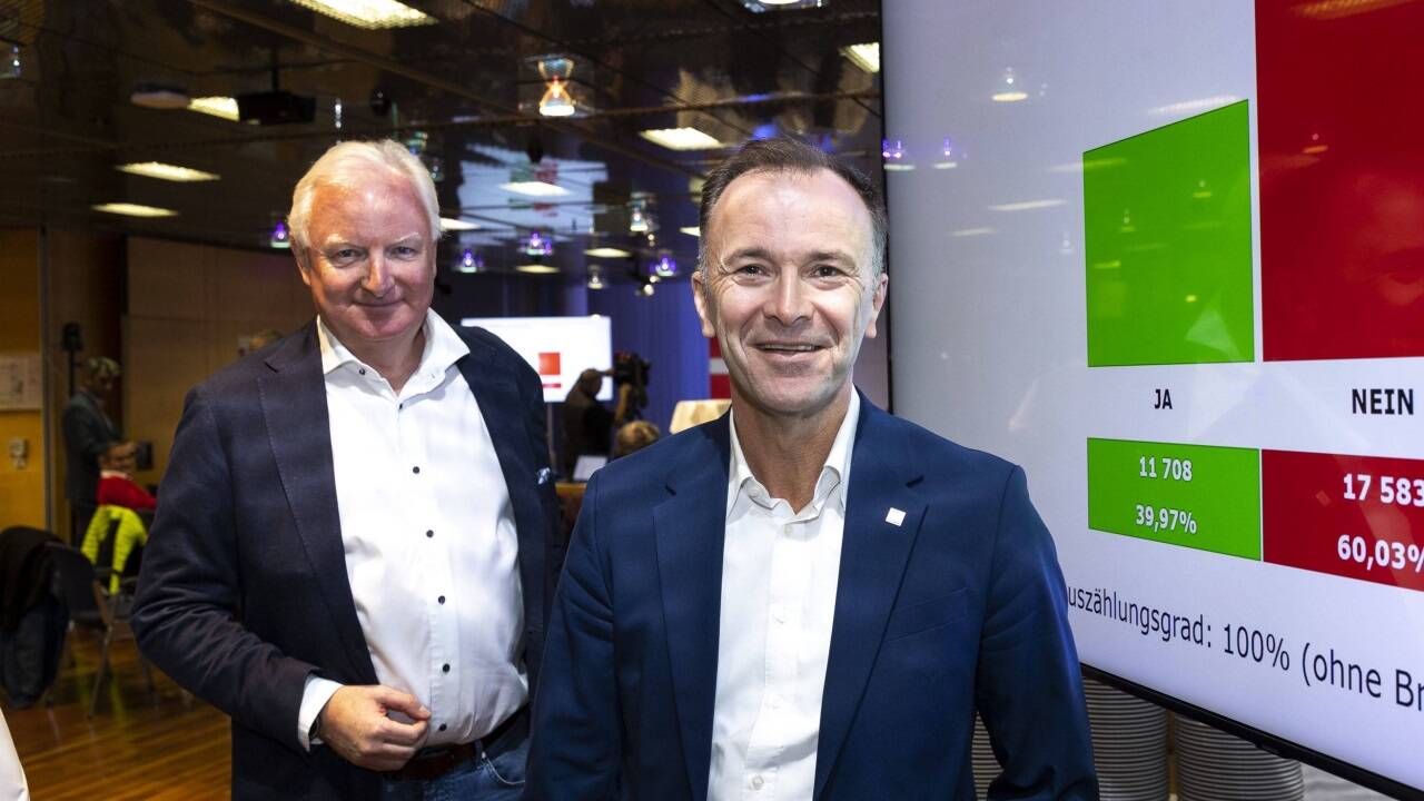 Froh, dass die Abstimmung geschlagen ist: der Salzburger Bürgermeister Bernhard Auinger (SPÖ) und sein Vize Florian Kreibich (ÖVP).  