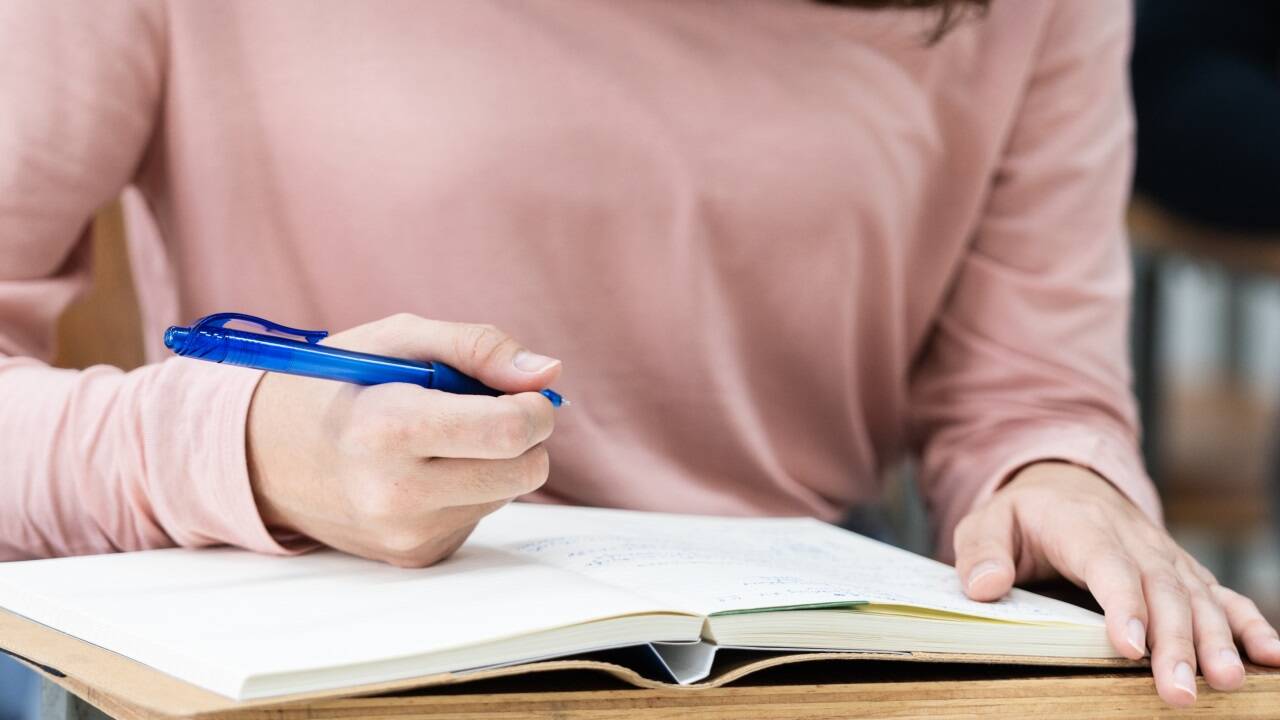 Offenbar tun sich zumindest US-Jugendliche immer schwerer, mit der Hand zu schreiben.  Offenbar tun sich zumindest US-Jugendliche immer schwerer, mit der Hand zu schreiben.