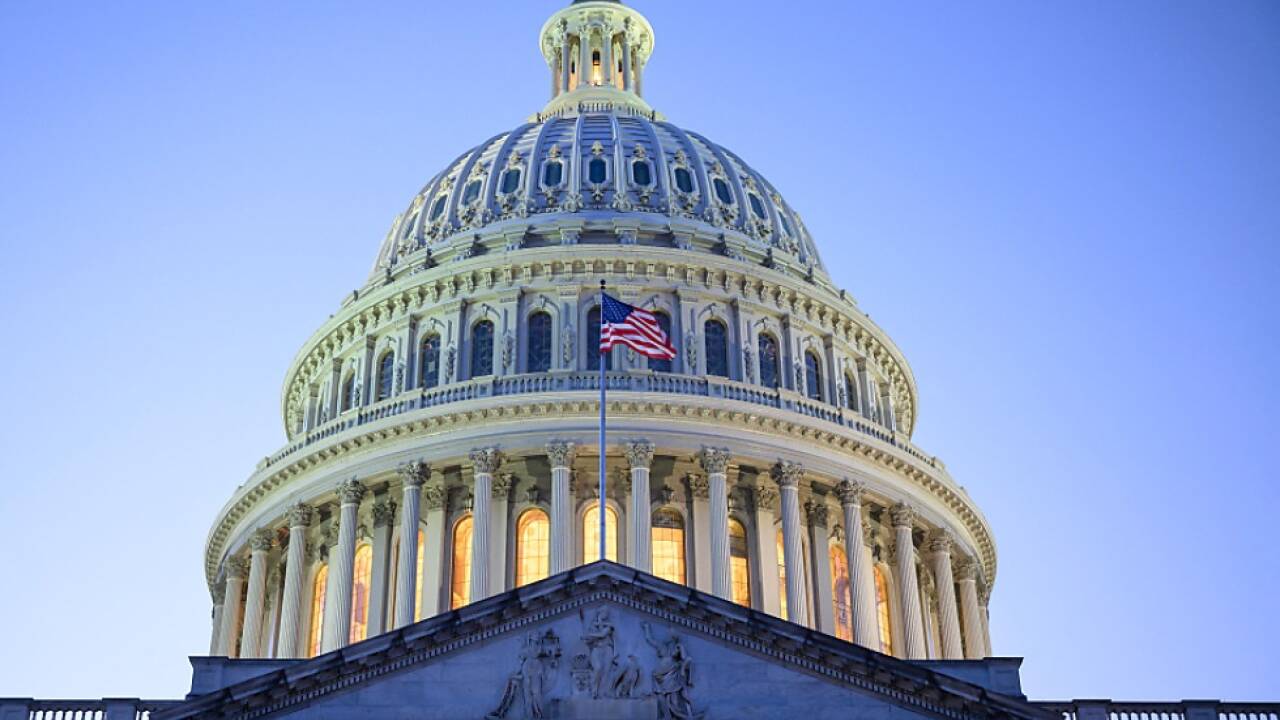 US-Medien: Republikaner auch im Repräsentantenhaus mit Mehrheit 