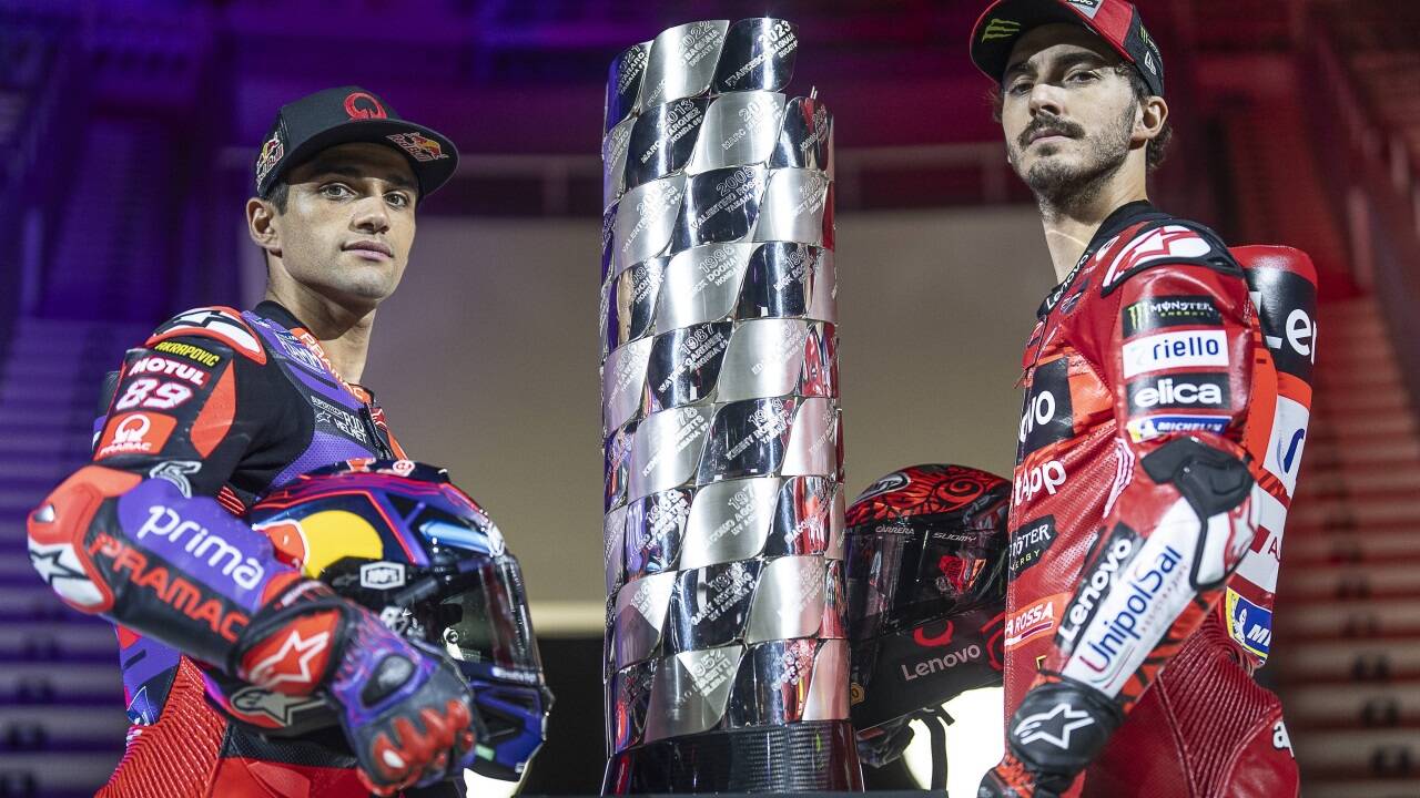 Jorge Martín (links) hat im WM-Duell in der MotoGP mit Francesco Bagnaia die besseren Karten.   Jorge Martín (links) hat im WM-Duell in der MotoGP mit Francesco Bagnaia die besseren Karten.