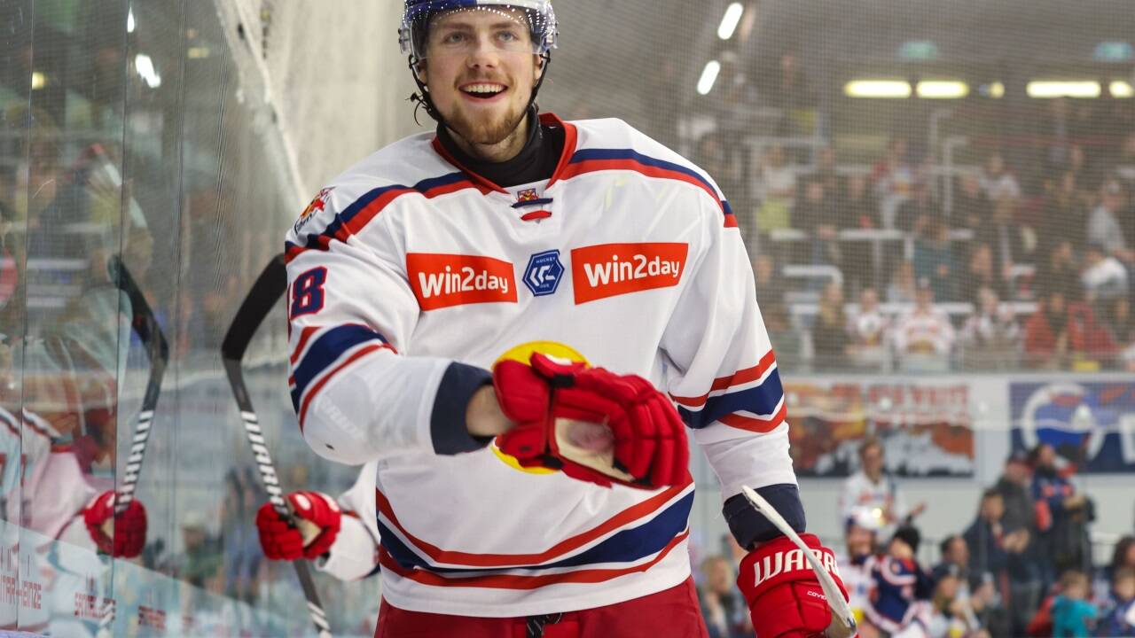 Paul Stapelfeldt.  Paul Stapelfeldt.