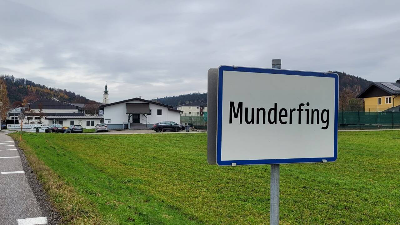 Munderfing ist sowohl eine ländliche Gemeinde als auch ein Industriestandort. 