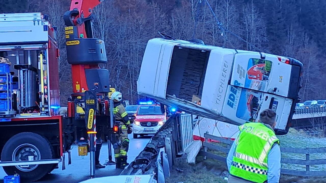 Für den 35-jährigen Lenker kam jede Hilfe zu spät. 