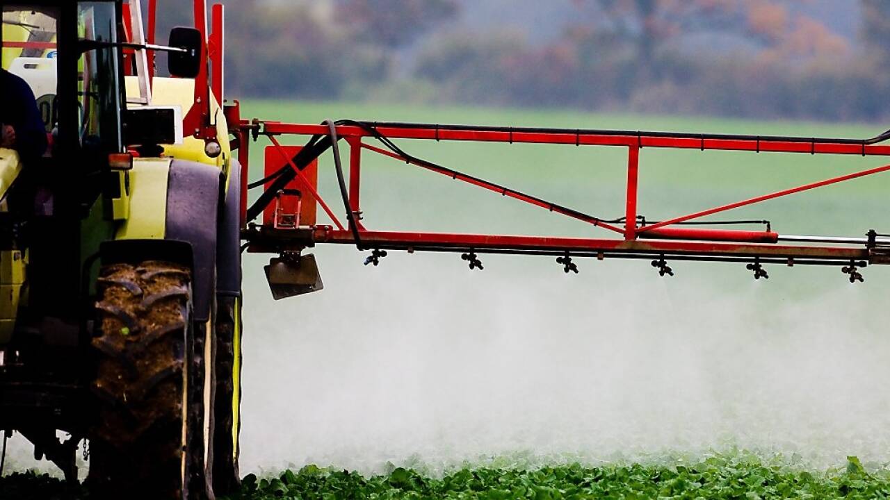 Herbizid Glyphosat steht im Kreuzfeuer der Kritik. Herbizid Glyphosat steht im Kreuzfeuer der Kritik.