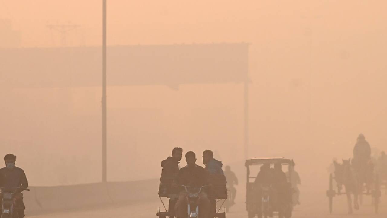 Pakistanische Stadt Lahore vermeldete dafür sinkende Belastung 