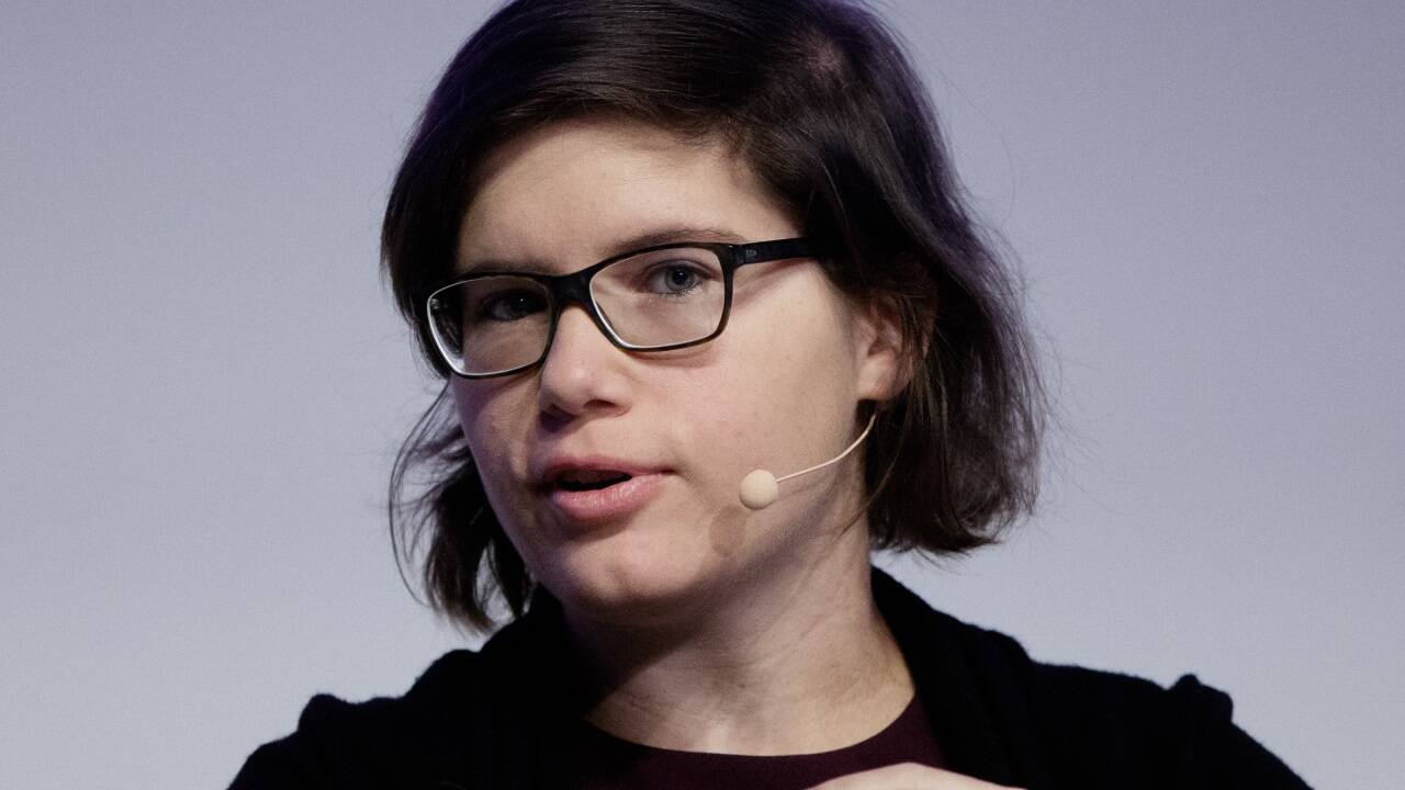 <Schriftwechsel14>Ingrid Brodnig hat Journalismus und Unternehmenskommunikation an der FH Joanneum in Graz studiert und ist Autorin. Ihr neuestes Buch „Wider die Verrohrung“ ist heuer im Verlag Brandstätter erschienen. </Schriftwechsel14> 