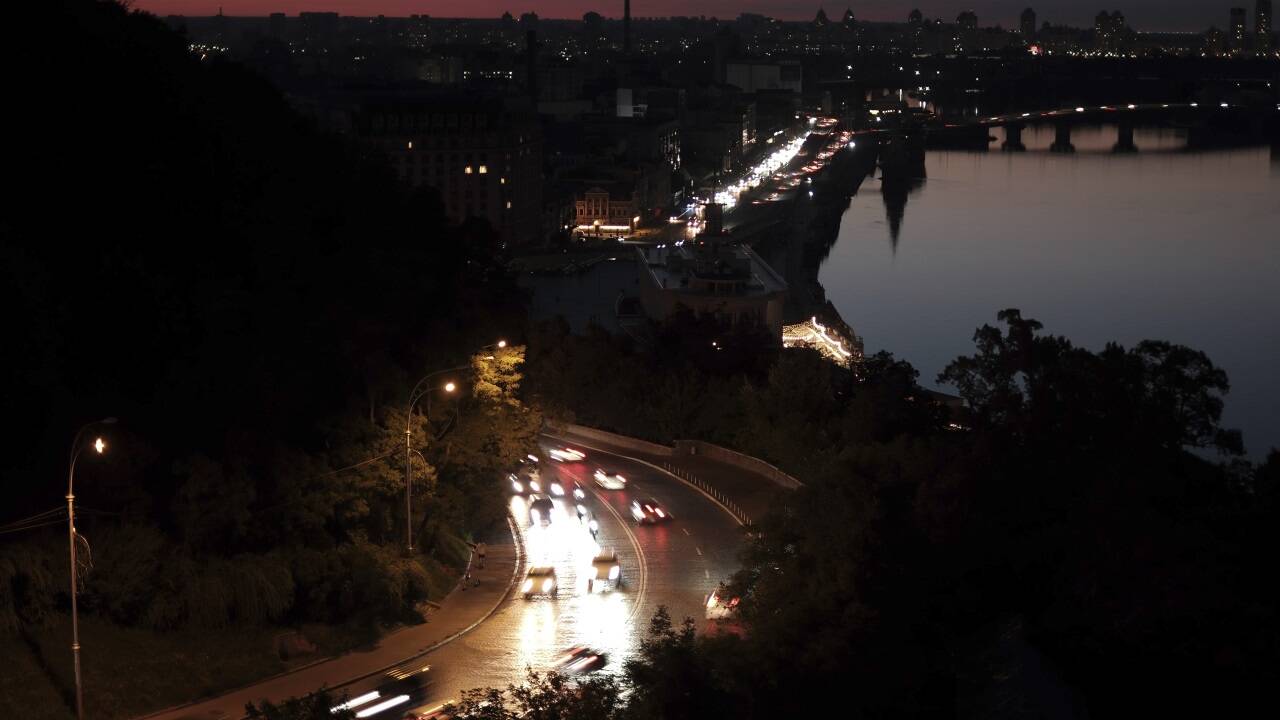 Stromausfall in Kiew: Die Stadt bleibt über Stunden weitgehend im Dunkeln.  Stromausfall in Kiew: Die Stadt bleibt über Stunden weitgehend im Dunkeln.