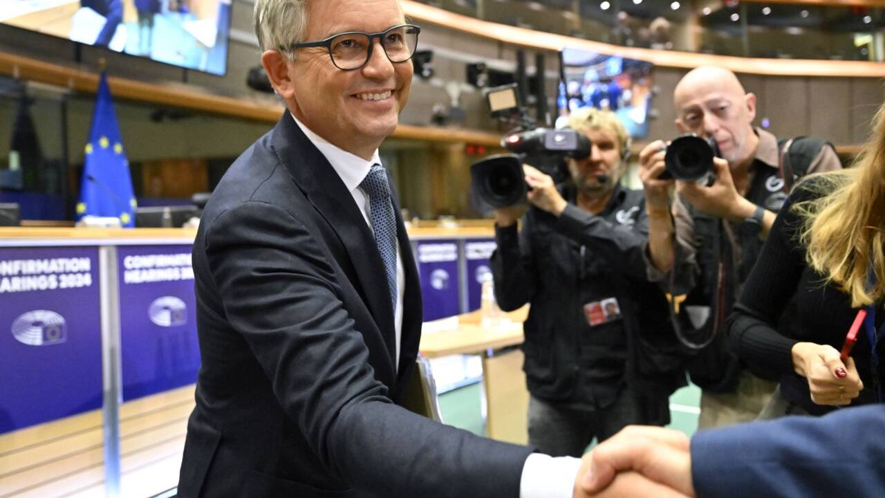 Brunner verlässt die Innenpolitik und hinterlässt ein großes Budgetdefizit  Brunner verlässt die Innenpolitik und hinterlässt ein großes Budgetdefizit