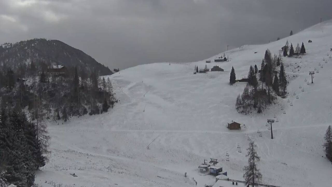Schneeflocken in Werfenweng, ein Screenshot der Webcam am Schnapfenriedl.  Schneeflocken in Werfenweng, ein Screenshot der Webcam am Schnapfenriedl.