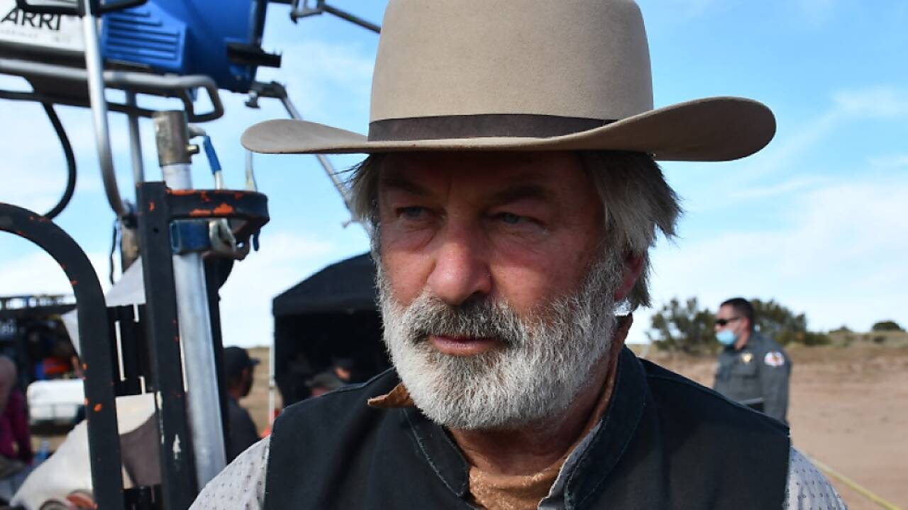 Alec Baldwin nach dem tödlichen Vorfall am Filmset von „Rust“  Alec Baldwin nach dem tödlichen Vorfall am Filmset von „Rust“