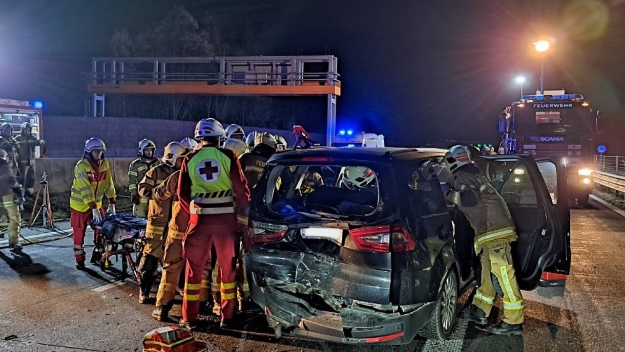 Der Unfall auf der A10 bei Golling.  Der Unfall auf der A10 bei Golling.