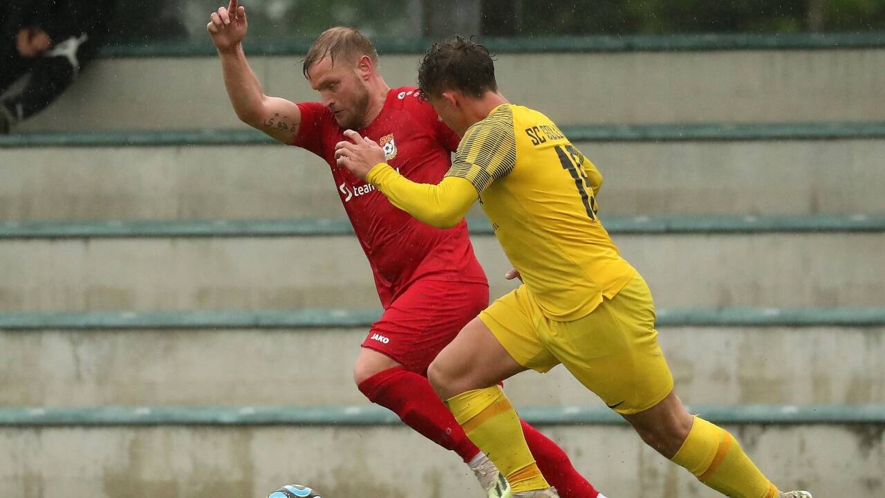Marcel Holzmann (l.) war zuletzt ein Jahr beim Salzburger-Liga-Leader Seekirchen aktiv.  