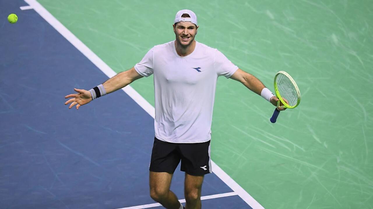 Jubel bei Deutschlands Struff nach Einzug ins Davis-Cup-Semifinale  Jubel bei Deutschlands Struff nach Einzug ins Davis-Cup-Semifinale