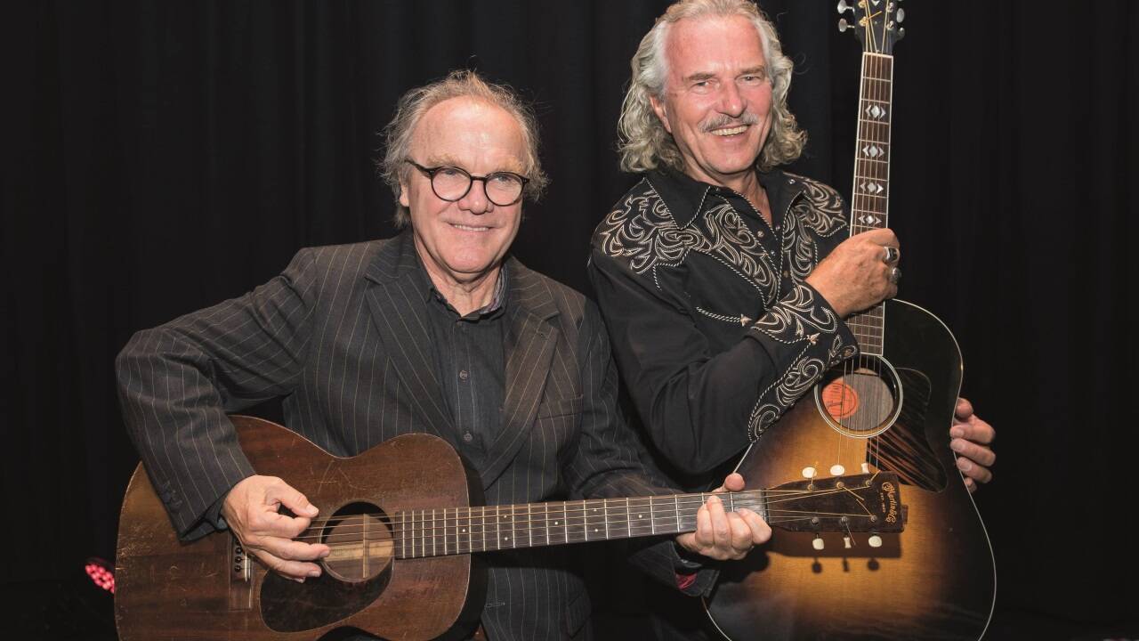Der Erzähler und der Gitarrenmeister: Michael Köhlmeier gastiert mit Hans Theessink in Salzburg.  