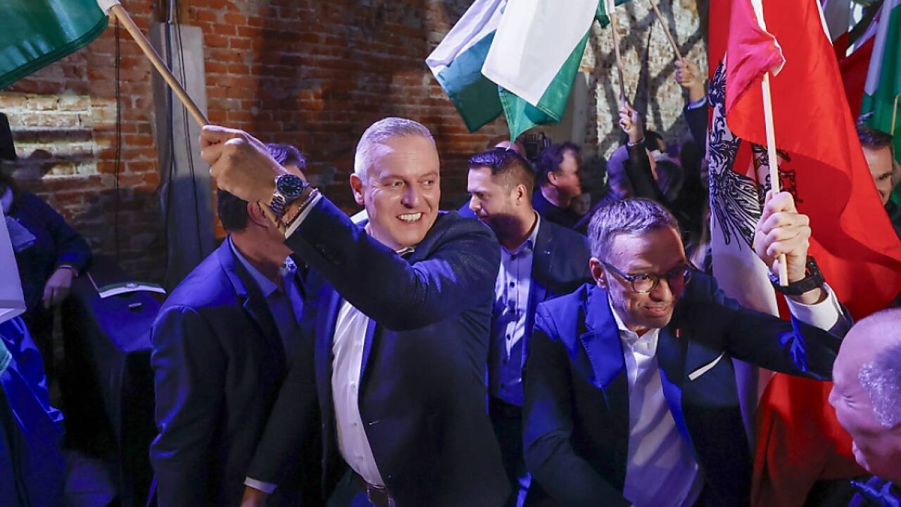 Kunasek und Kickl beim Wahlkampfinale in Graz 