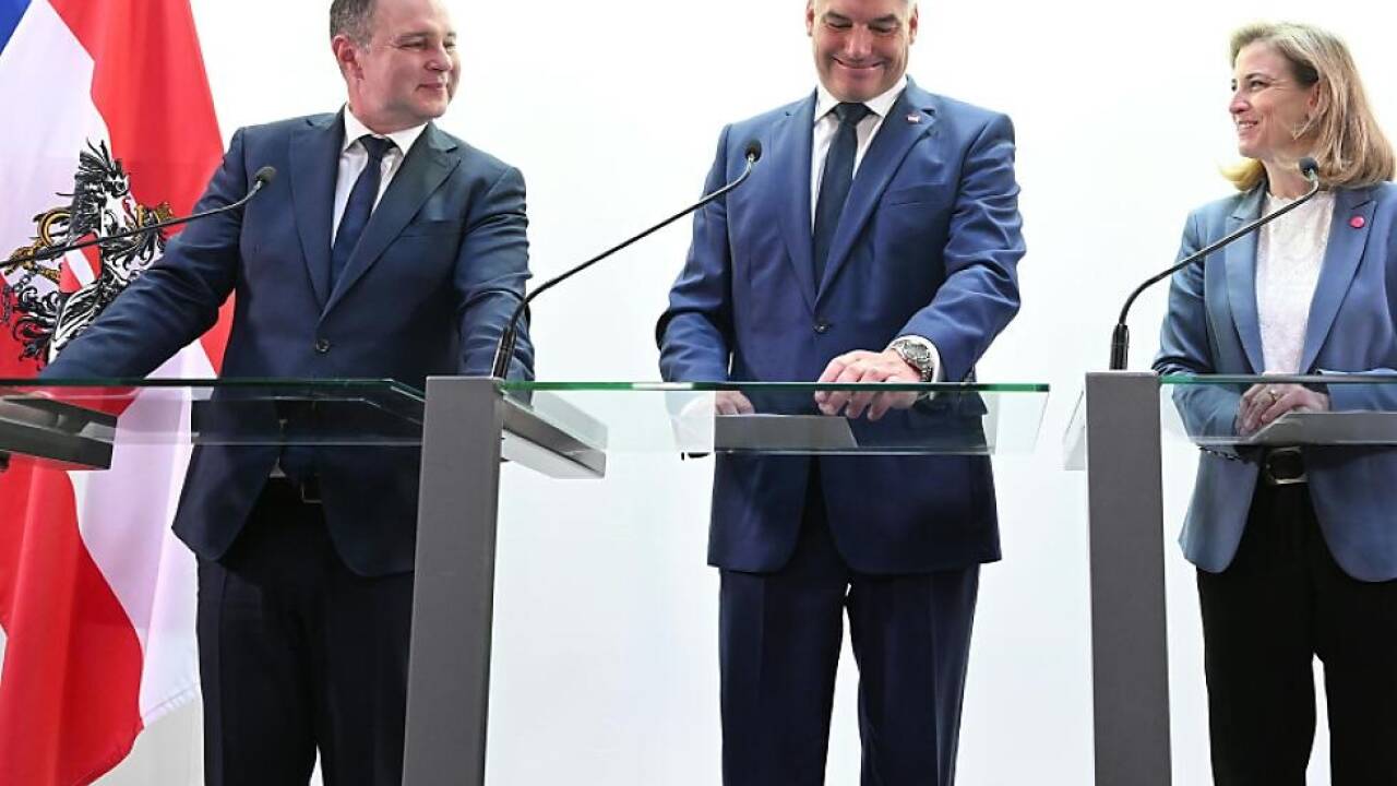 Chef-Verhandler lassen ihre Teams arbeiten 