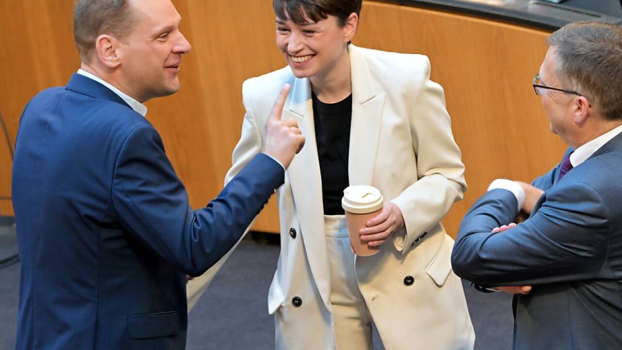 Maurer will im Parlament bleiben 