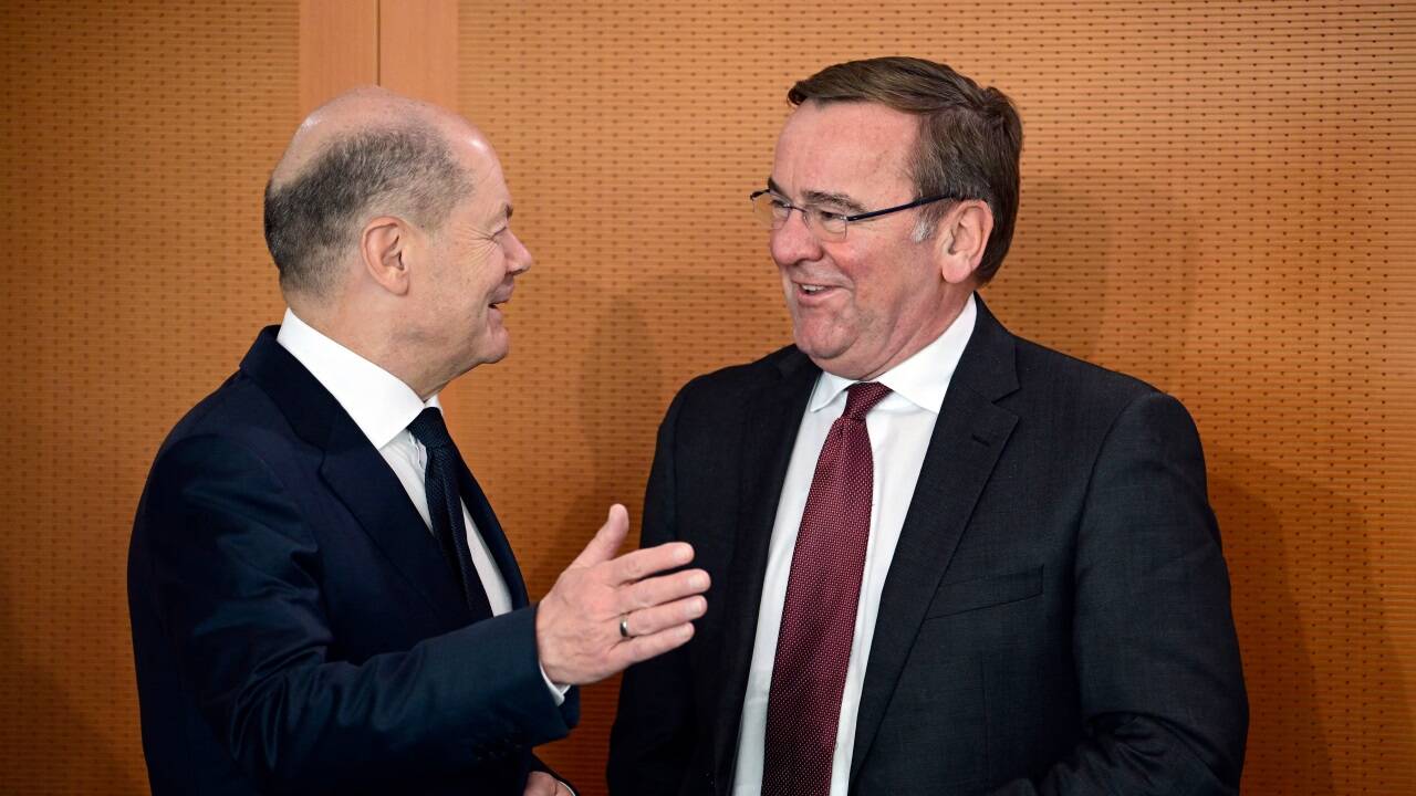 Der deutsche Bundeskanzler Olaf Scholz und Verteidigungsminister Boris Pistorius. Der deutsche Bundeskanzler Olaf Scholz und Verteidigungsminister Boris Pistorius.