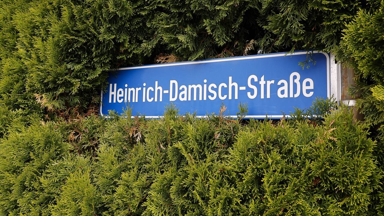 Eine Straße im Salzburger Stadtteil Parsch trägt seit 1963 den Namen von Heinrich Damisch, einem frühen Mitglied der NSDAP. Das soll sich nun ändern.  