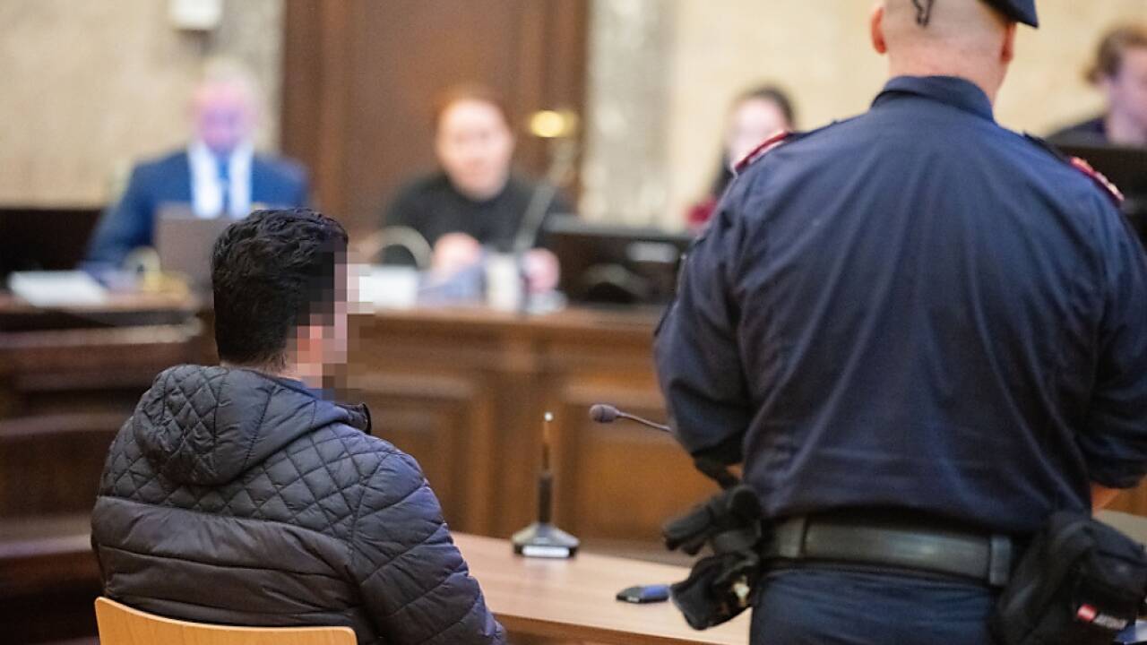 27-Jähriger tötete Frauen mit mehr als 100 Messerstichen  27-Jähriger tötete Frauen mit mehr als 100 Messerstichen