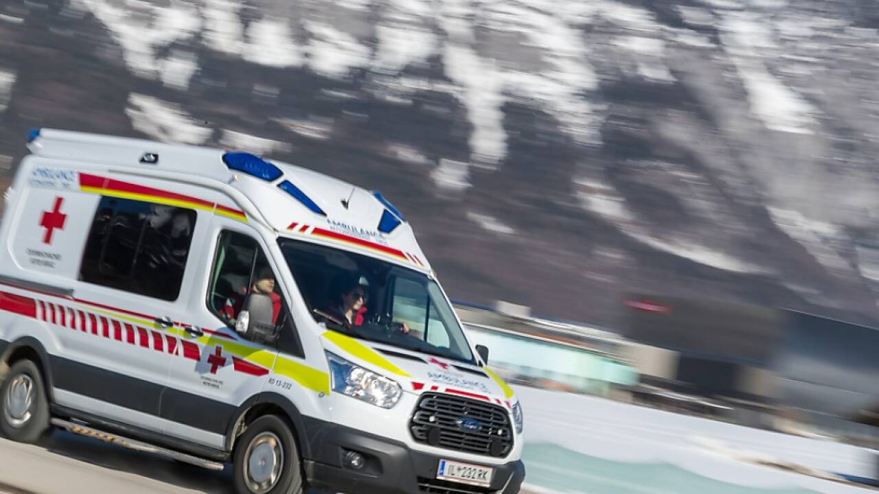 Für eine überfahrene Fußgängerin in Tirol kam jede Hilfe zu spät 