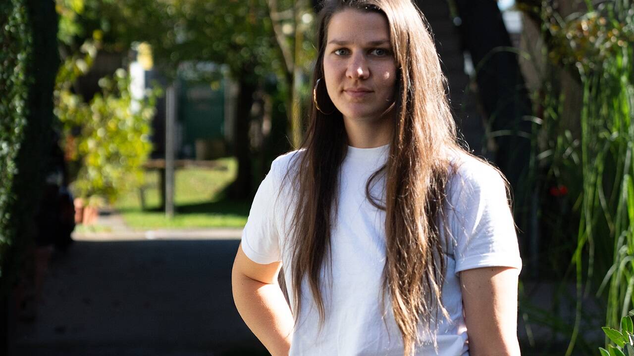 Theresa Reisenhofer hat in den bekanntesten Architekturbüros gearbeitet, darunter Coop Himmelb(l)au, und sich vor Kurzem selbstständig gemacht. Gemeinsam mit einer Gruppe junger Architektinnen und Architekten denkt sie das Bauen neu. 