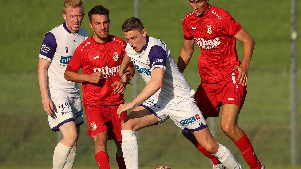 Lukas Zieher (vorn) steht Hallwang im Frühjahr nicht zur Verfügung. 