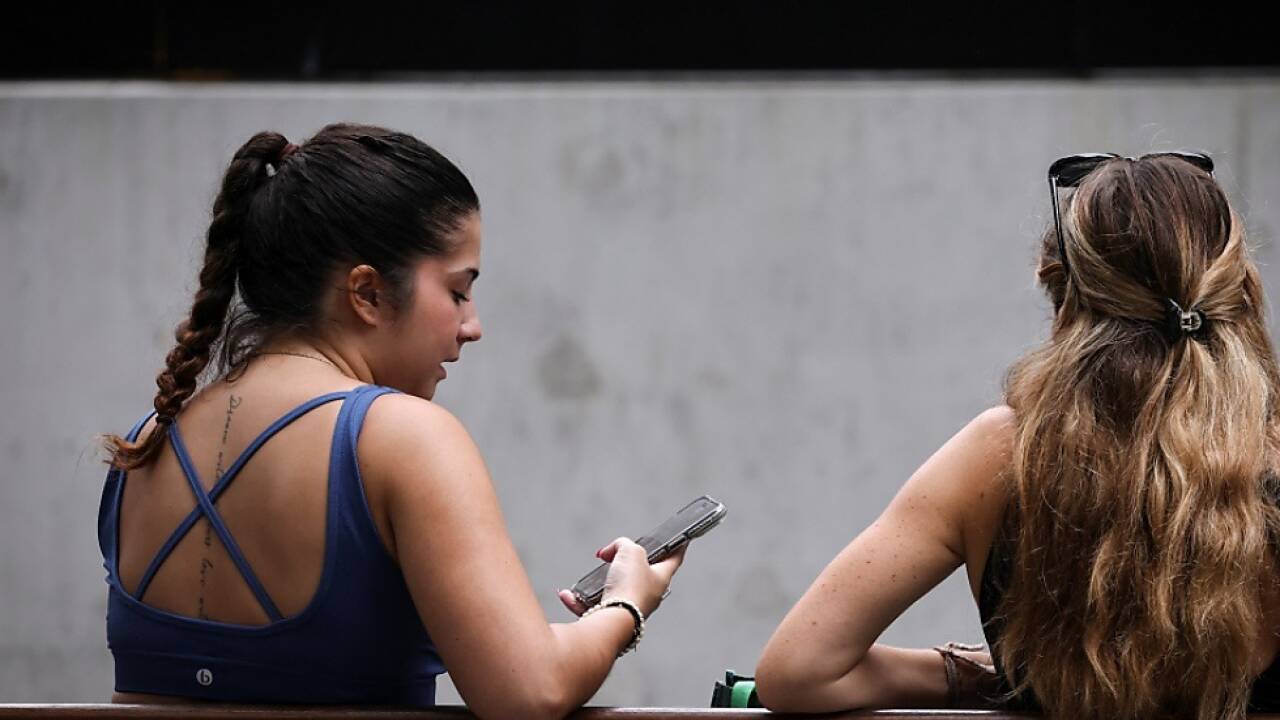 Instagram und Co. erst ab 16 Jahren 