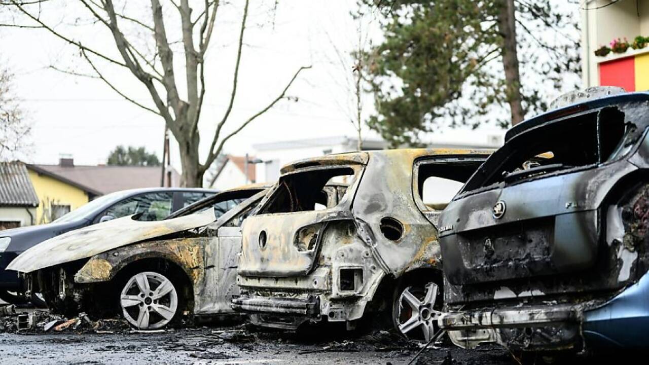 Ermittlungen wegen Brandstiftung Ermittlungen wegen Brandstiftung