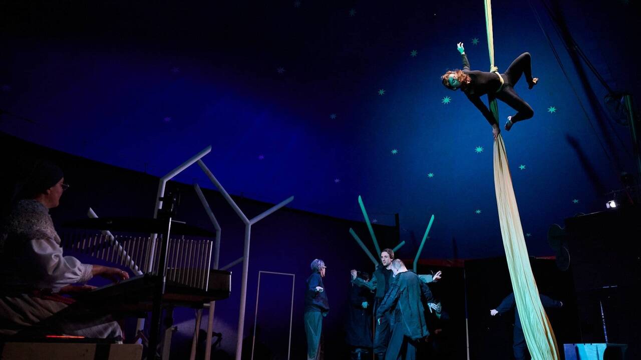 Bilder zur inklusiven Produktion „Mio, mein Mio“ des Theaters ecce. 