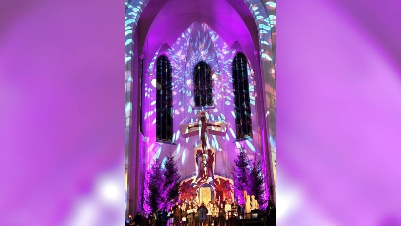 Projektionen in der Salzburger Andräkirche 