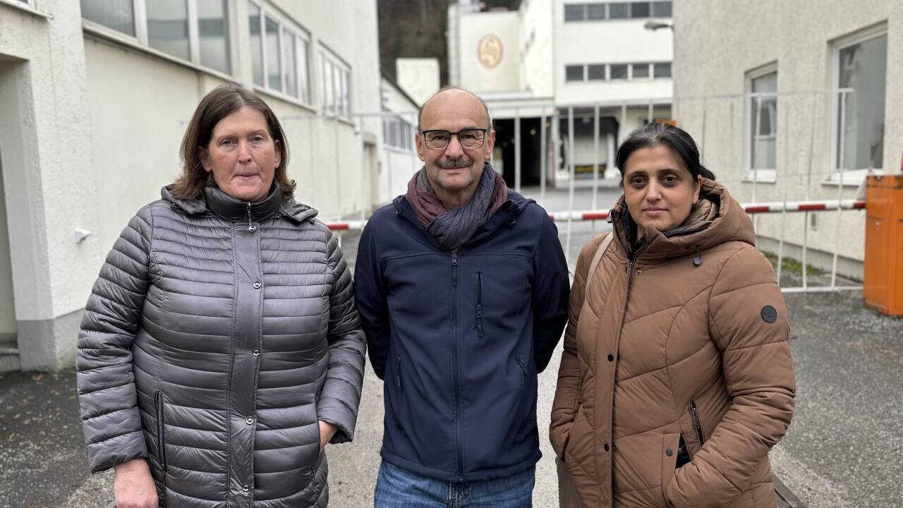Mehr als 20 Jahre im Betrieb, jetzt arbeitslos: Maria Gimpl, Günther Menghin und Emiija Nedziposka (von links). 