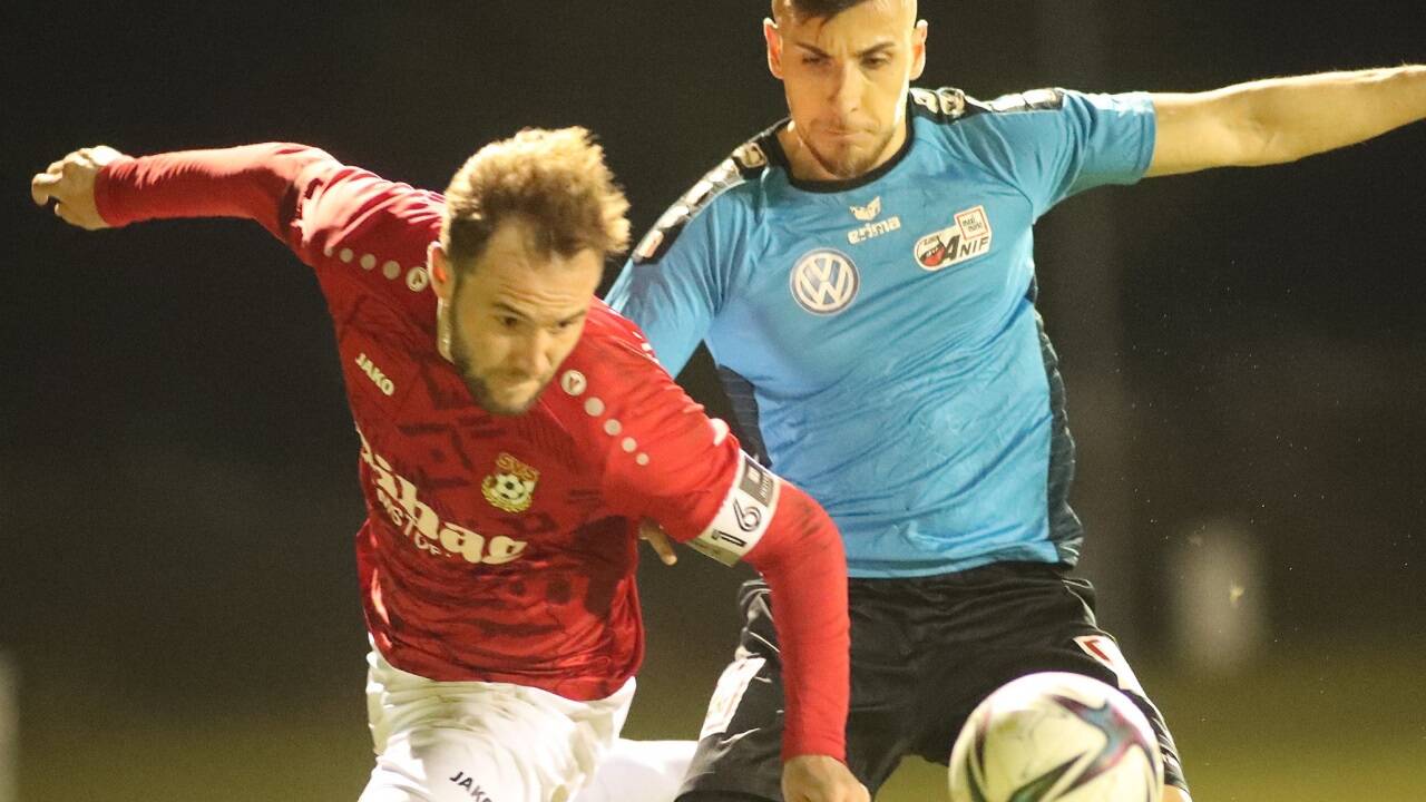 Dejan Janjic (rechts) spielte 2022 für Anif in der Regionalliga Salzburg. 
